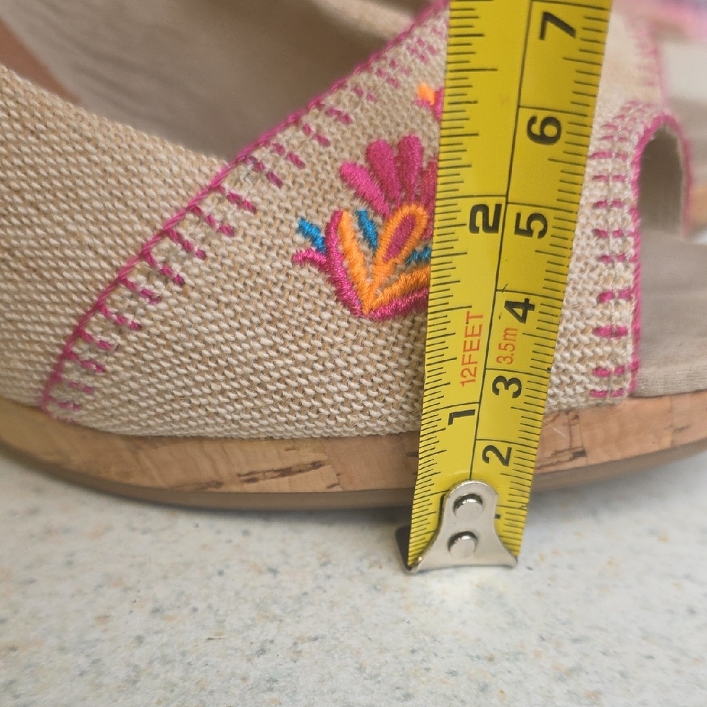 Toms Size 9 Stella Natural Burlap Embroidery Wedge Peep Toe Sandals - Picture 10 of 16